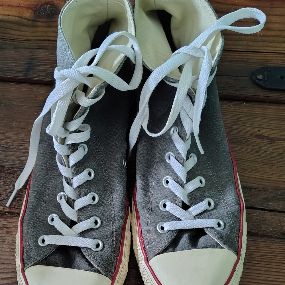 New - Converse Gray Canvas High Top Sneakers with White Laces. Chuck Taylor
